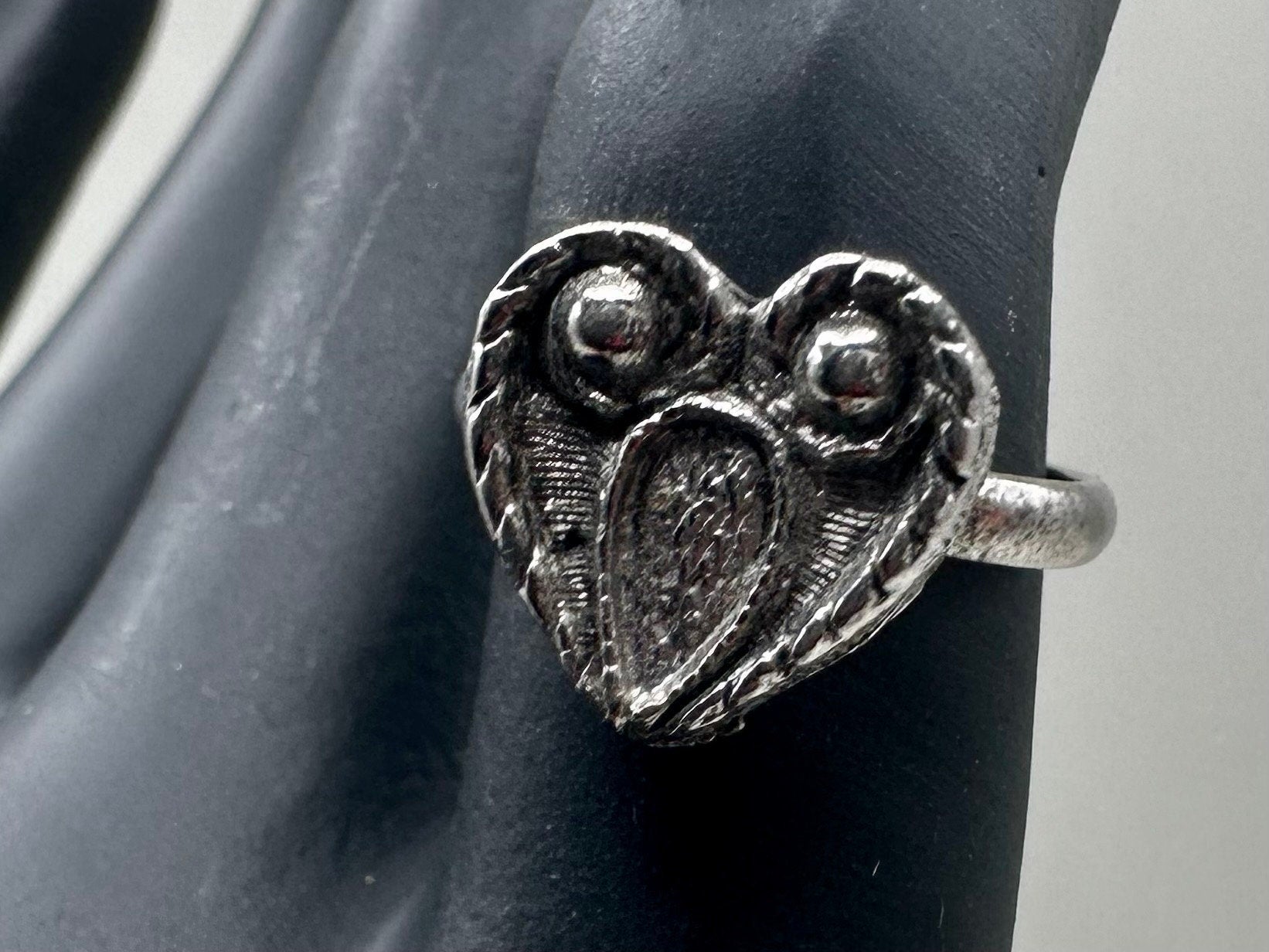 80s Heart Vintage Ring Size 4