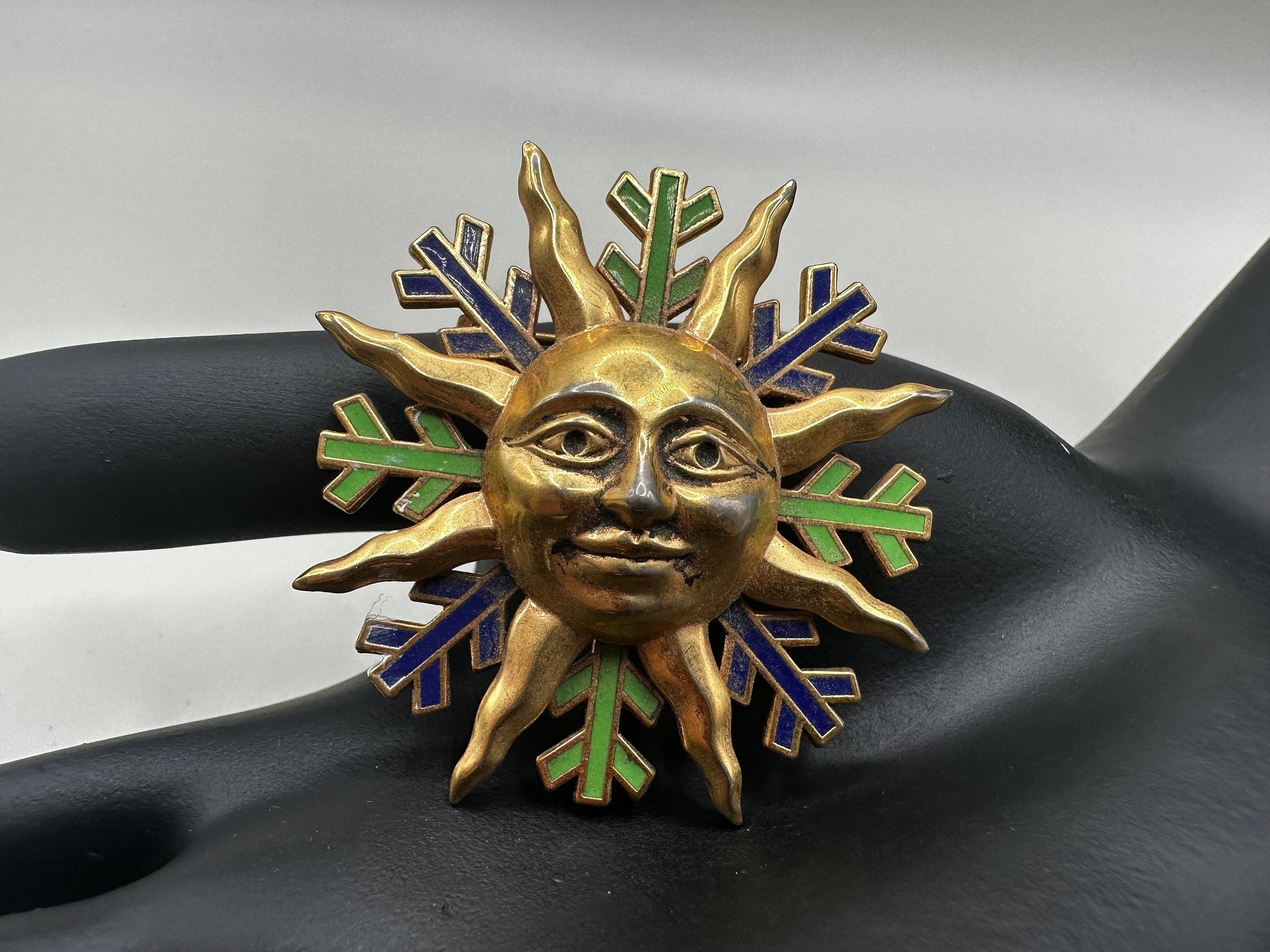 90s Sun Brooch Vintage Jewelry 1.5 x 1.5 Inches